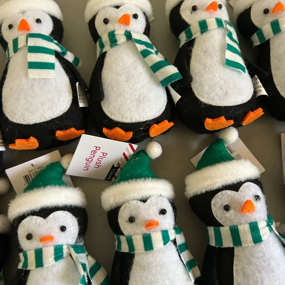 Target‎ Wondershop Bullseye’s Playground Bundle of 10 Plush Penguins